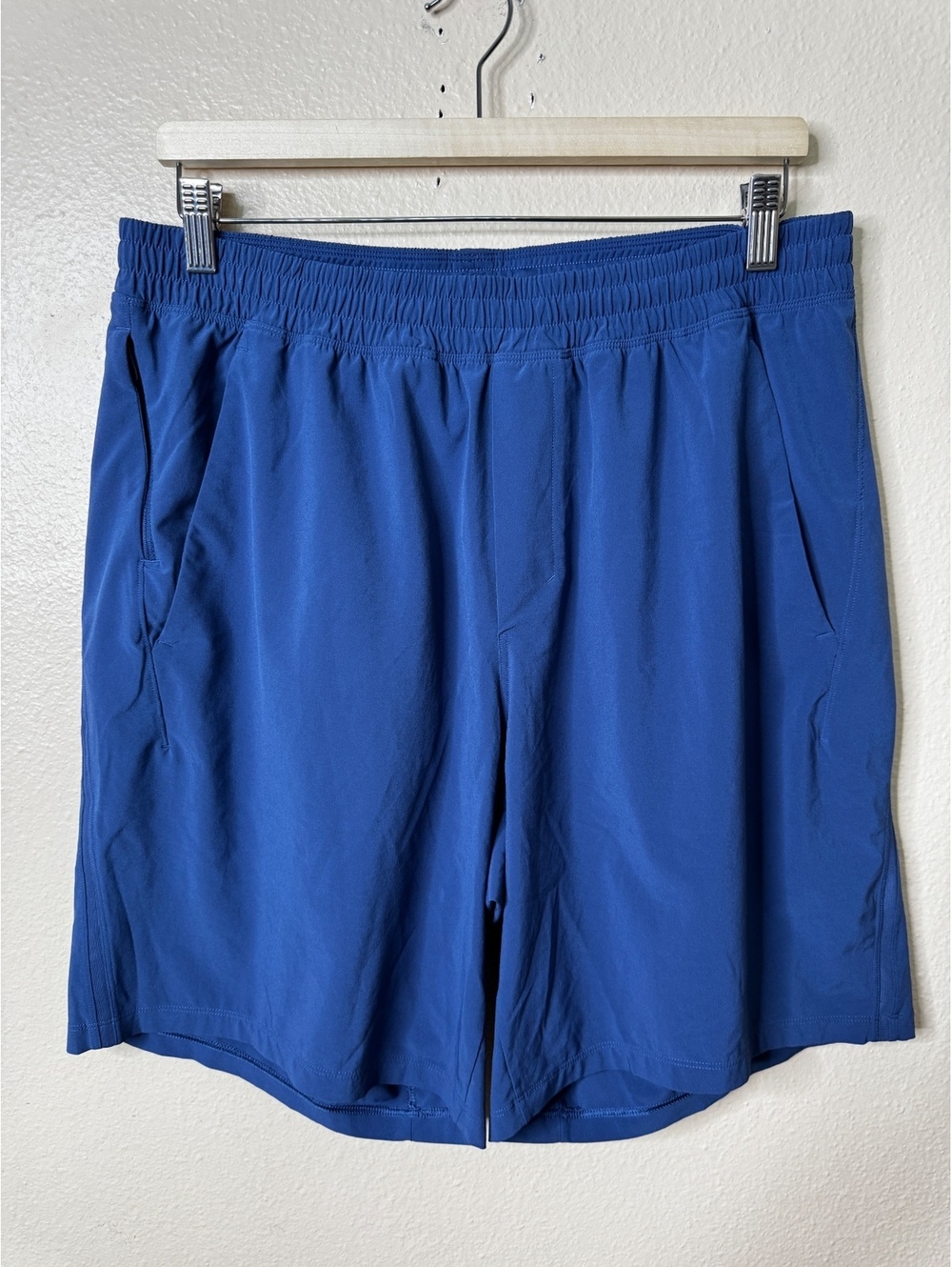 Lululemon Shorts Men’s XL Blue Stretch Athletic Workout Performance Lightweight